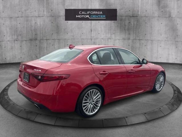 2017 Alfa Romeo Giulia - Image 5 of 23