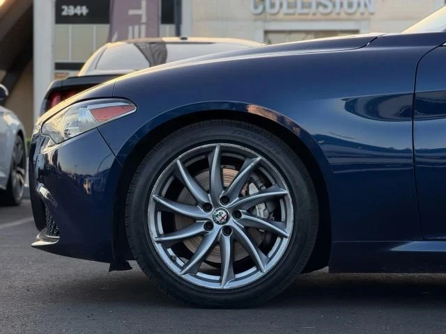 2017 Alfa Romeo Giulia - Image 7 of 12