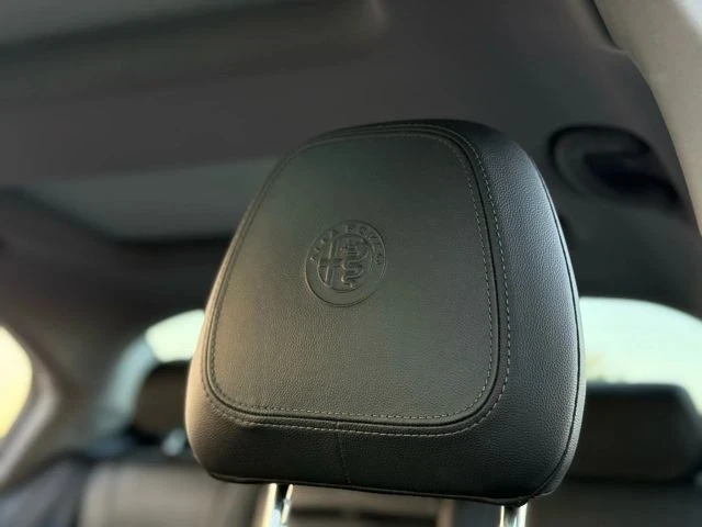 2017 Alfa Romeo Giulia - Image 20 of 21