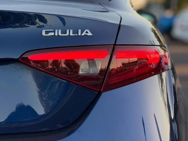 2017 Alfa Romeo Giulia - Image 9 of 12