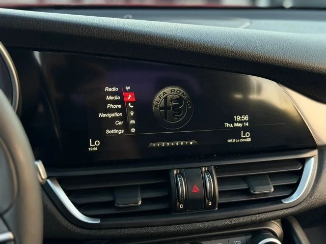 2017 Alfa Romeo Giulia - Image 25 of 27