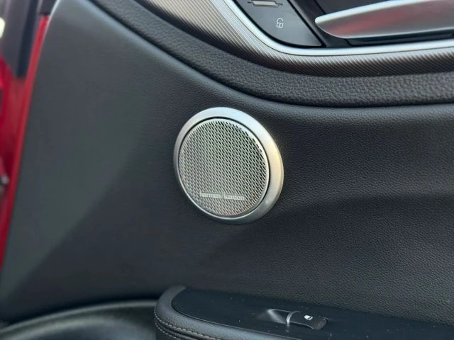 2017 Alfa Romeo Giulia - Image 15 of 27