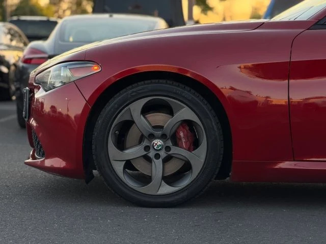 2017 Alfa Romeo Giulia - Image 7 of 27