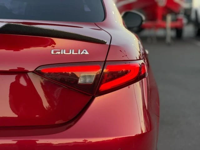 2017 Alfa Romeo Giulia - Image 9 of 27