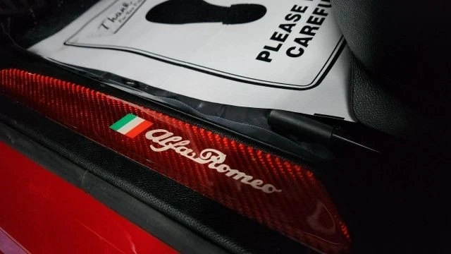 2017 Alfa Romeo Giulia - Image 13 of 21