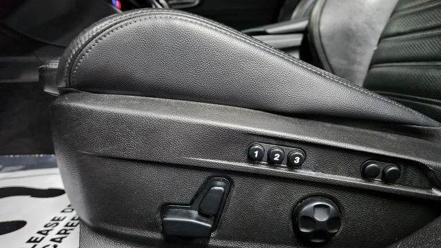 2017 Alfa Romeo Giulia - Image 11 of 12