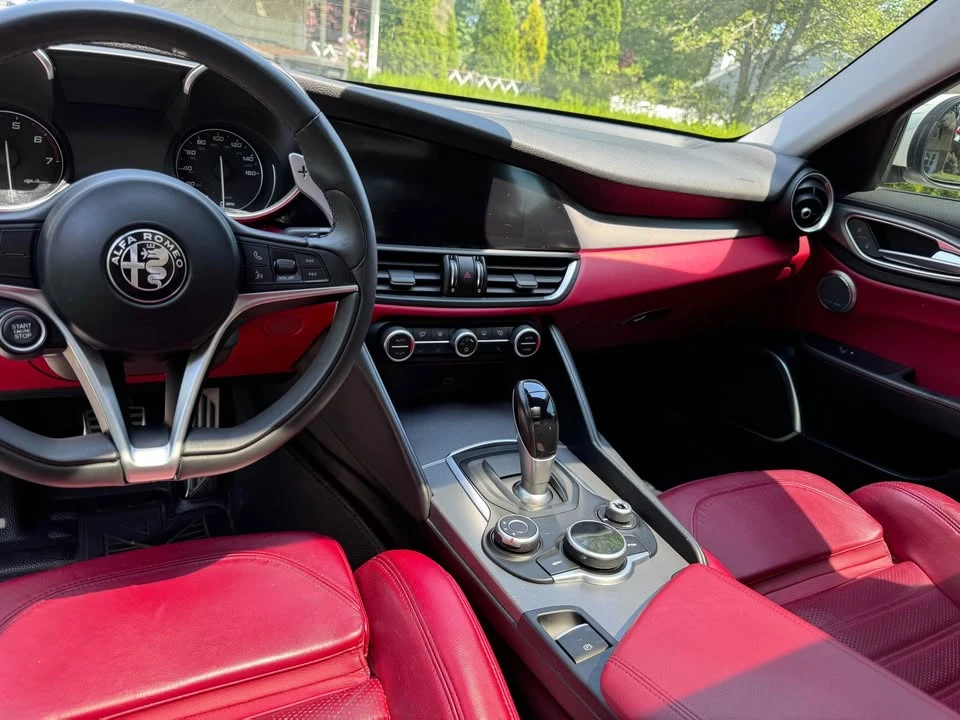 2017 Alfa Romeo Giulia - Image 6 of 10