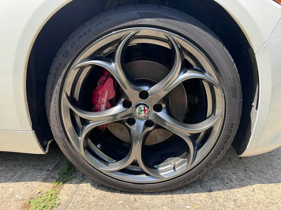 2017 Alfa Romeo Giulia - Image 3 of 10