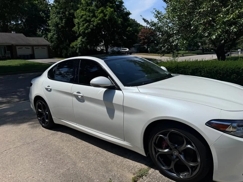 2017 Alfa Romeo Giulia - Image 2 of 10