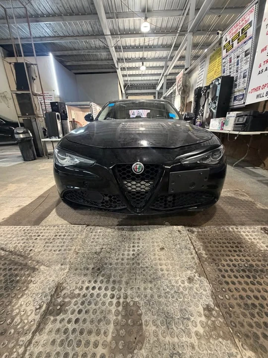 2017 Alfa Romeo Giulia - Image 2 of 11