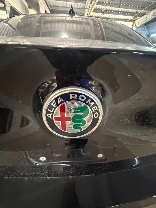 2017 Alfa Romeo Giulia - Image 6 of 11