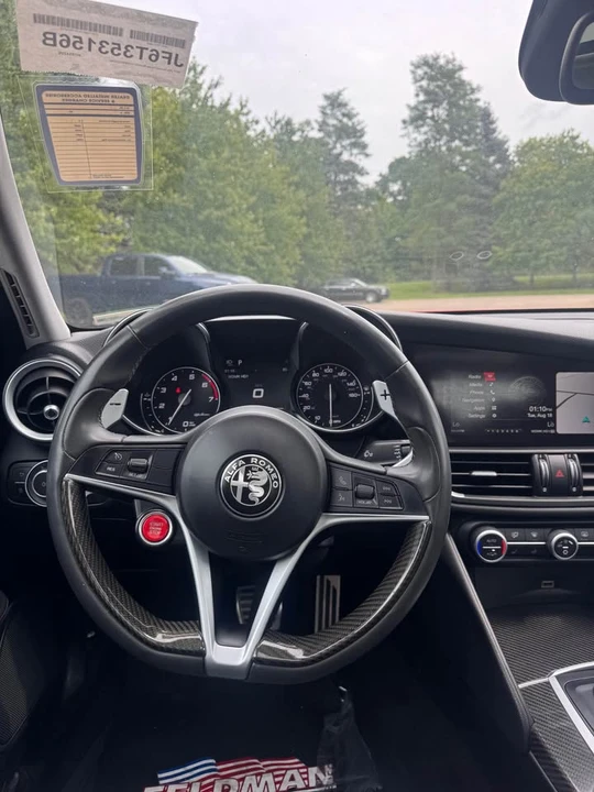 2017 Alfa Romeo Giulia - Image 6 of 9
