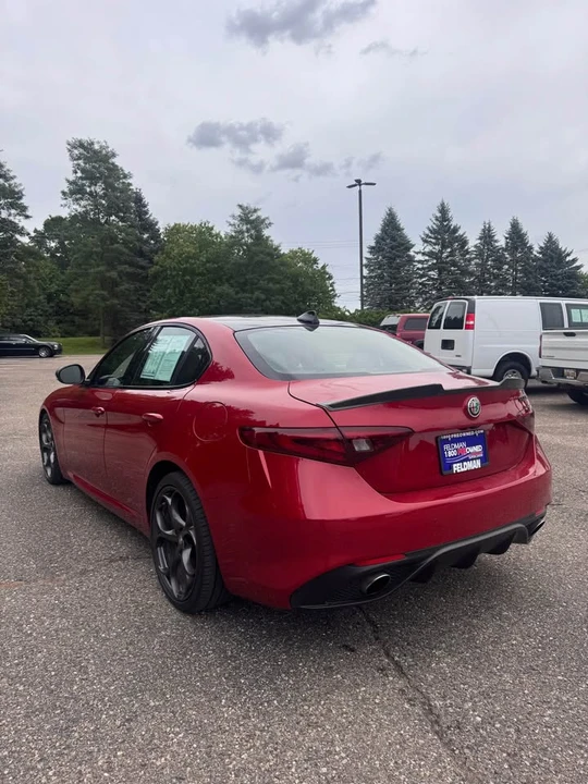 2017 Alfa Romeo Giulia - Image 4 of 9