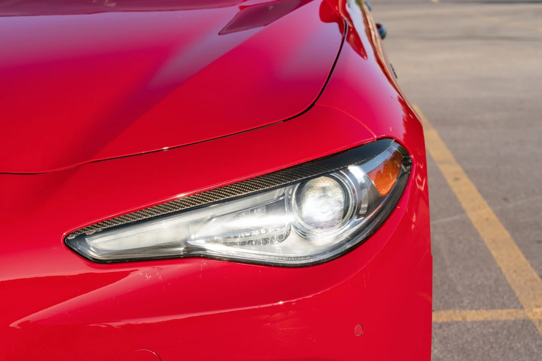 2017 Alfa Romeo Giulia - Image 10 of 31