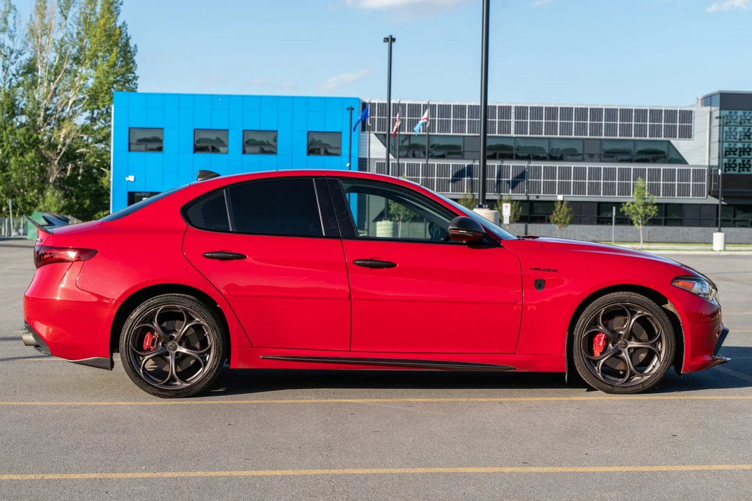 2017 Alfa Romeo Giulia - Image 3 of 31