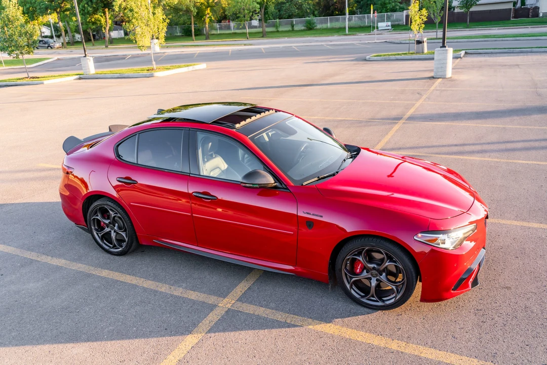 2017 Alfa Romeo Giulia - Image 8 of 31