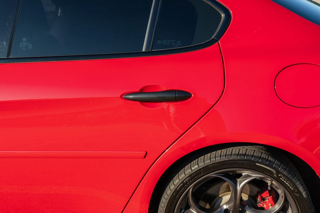 2017 Alfa Romeo Giulia - Image 16 of 31