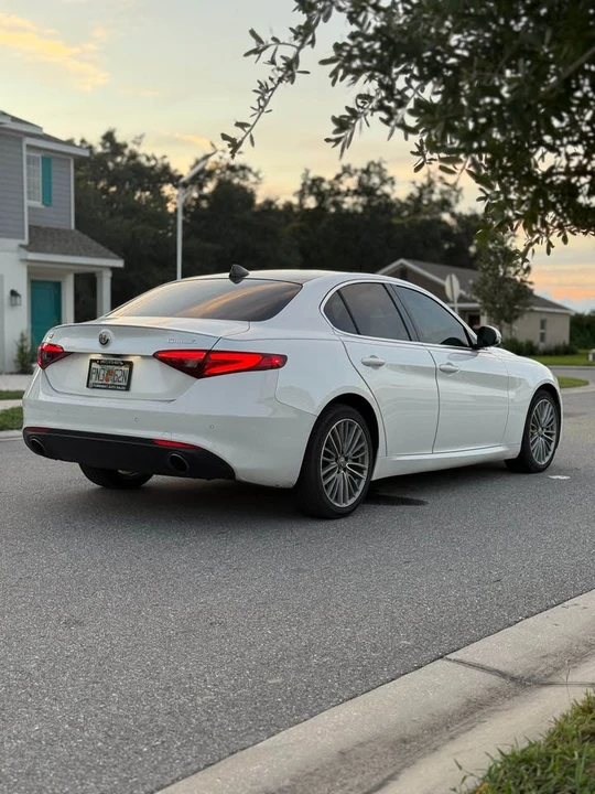 2017 Alfa Romeo Giulia - Image 2 of 7