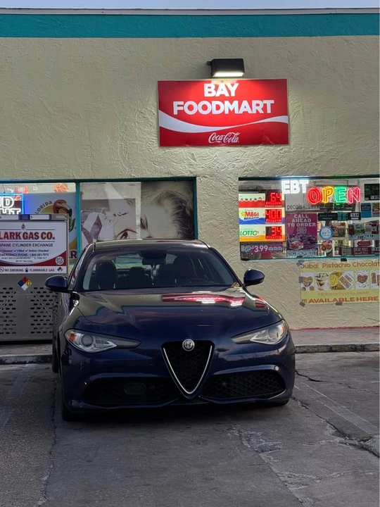 2017 Alfa Romeo Giulia - Image 6 of 11