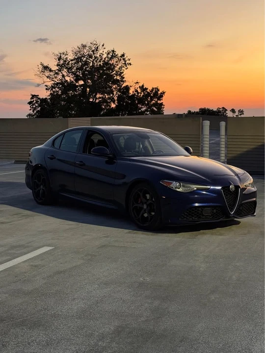 2017 Alfa Romeo Giulia - Image 5 of 11