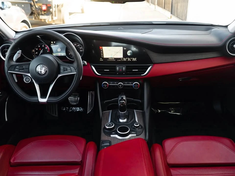 2017 Alfa Romeo Giulia - Image 2 of 8