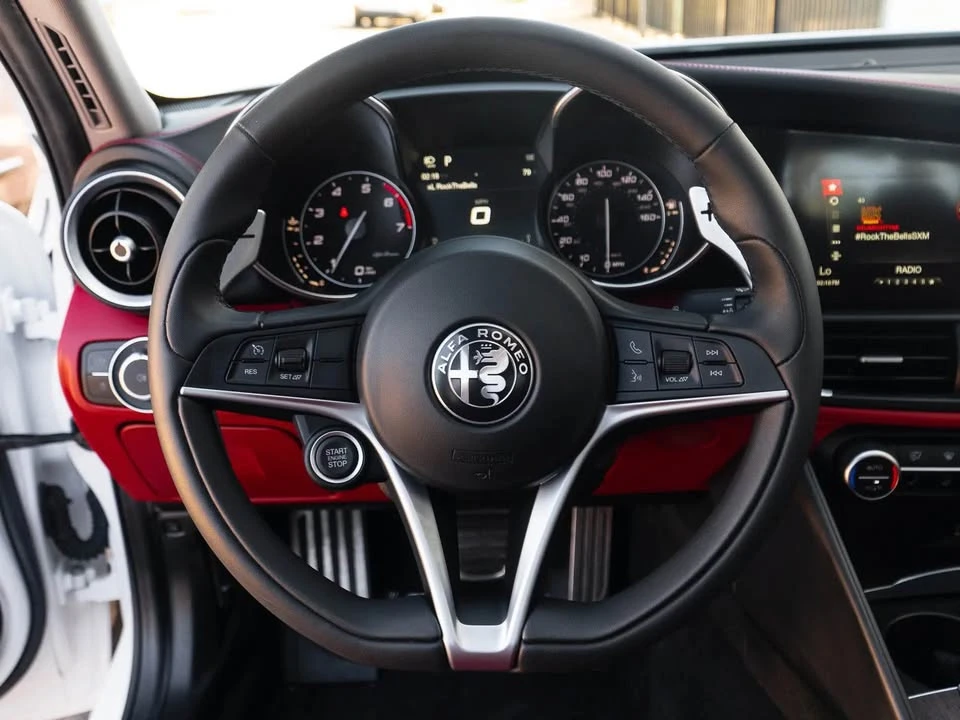 2017 Alfa Romeo Giulia - Image 4 of 8