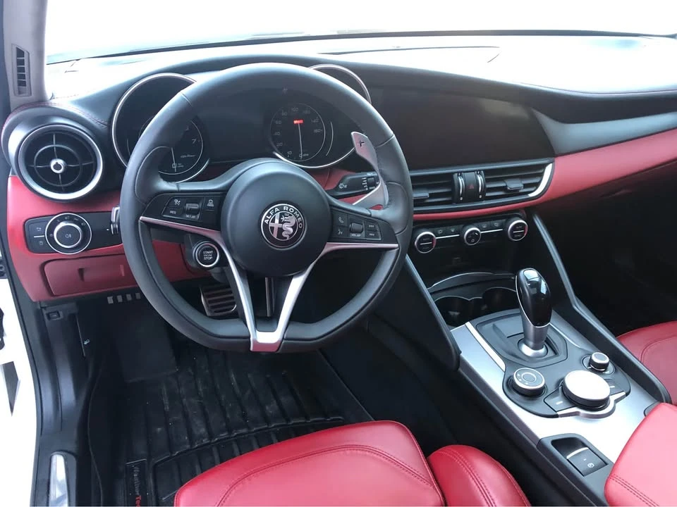 2017 Alfa Romeo Giulia - Image 4 of 5