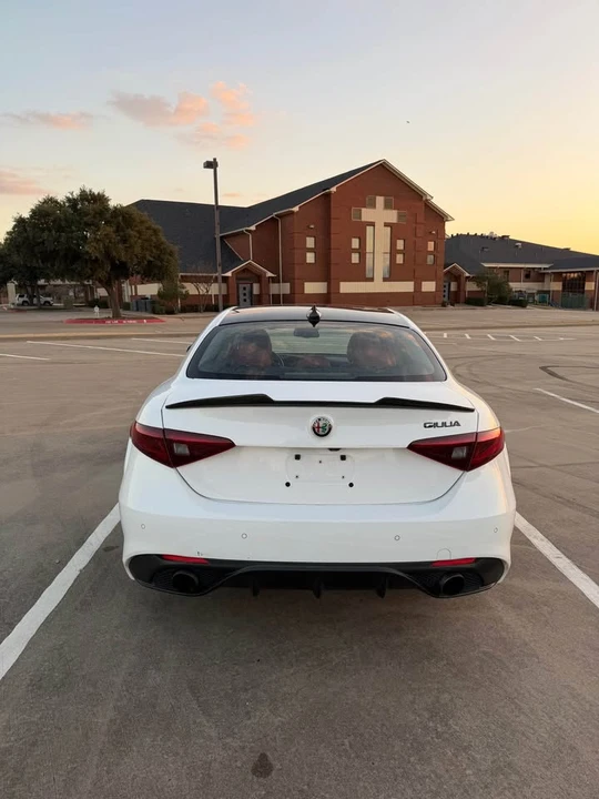 2017 Alfa Romeo Giulia - Image 4 of 18