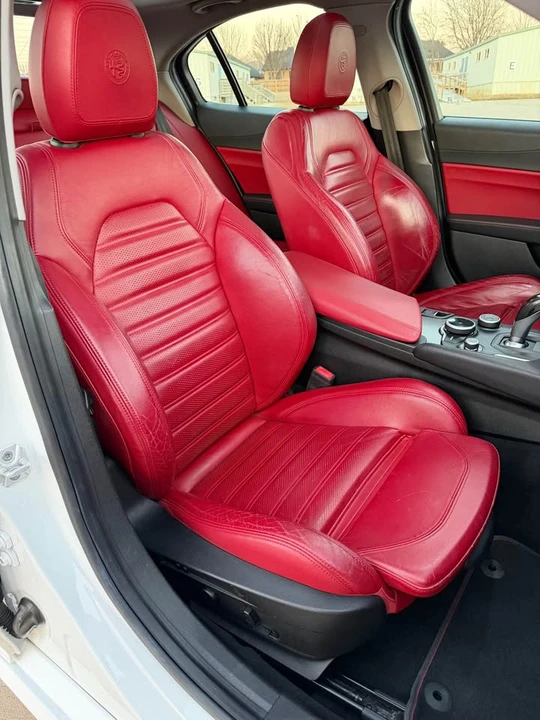 2017 Alfa Romeo Giulia - Image 13 of 18