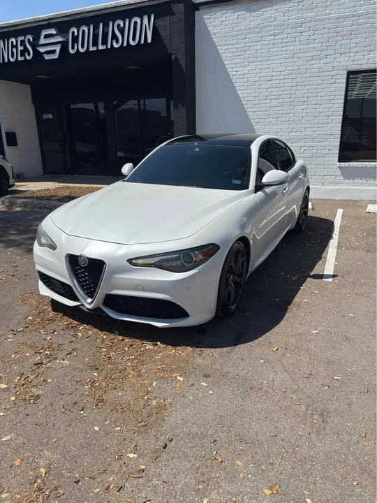 2017 Alfa Romeo Giulia - Image 3 of 11