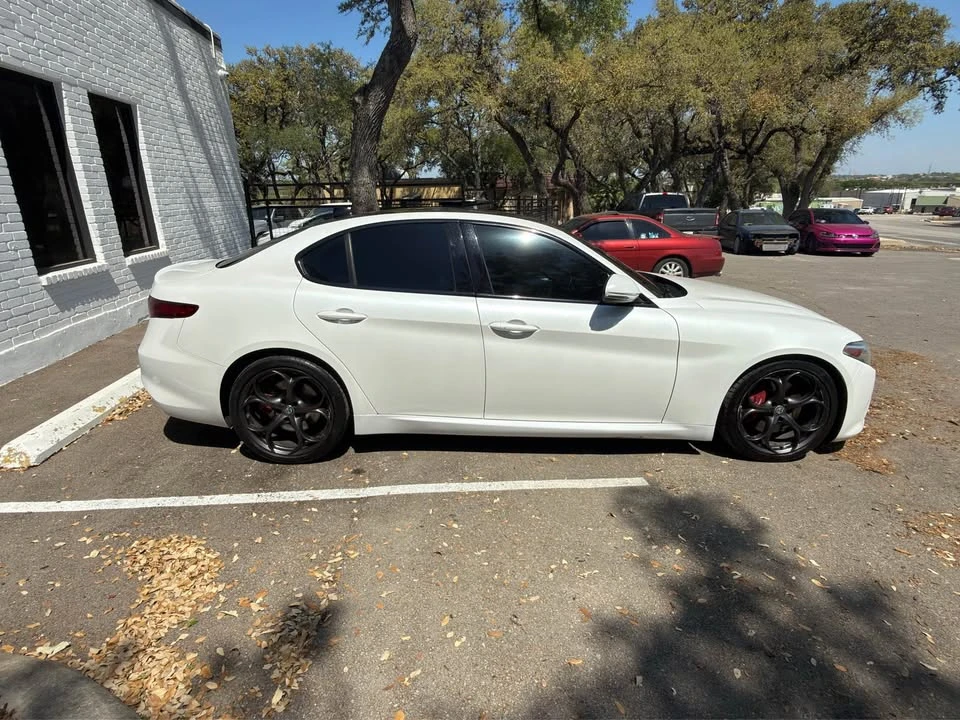 2017 Alfa Romeo Giulia - Image 10 of 11