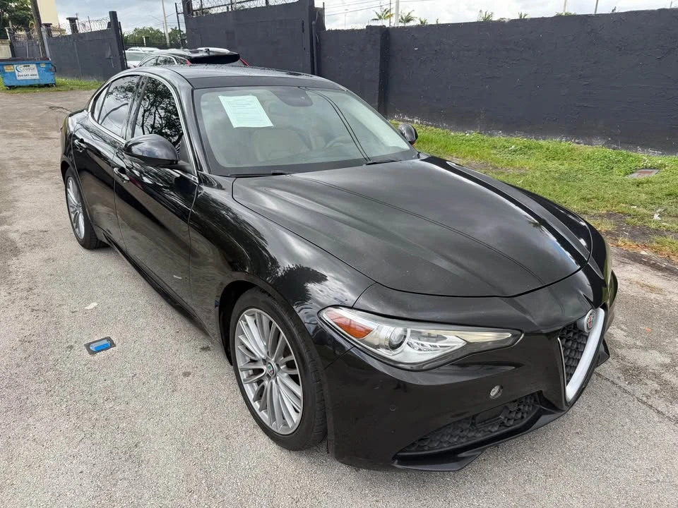 2017 Alfa Romeo Giulia - Image 3 of 12