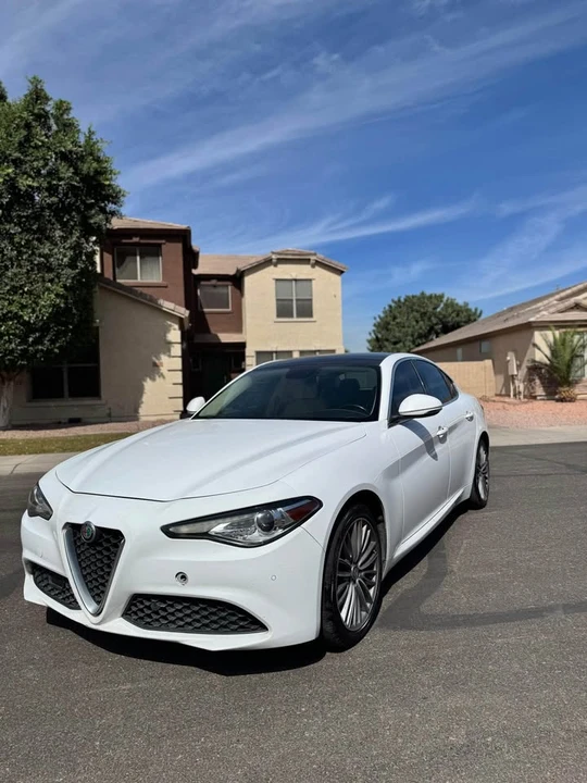 2017 Alfa Romeo Giulia - Image 17 of 17