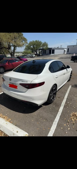 2017 Alfa Romeo Giulia - Image 8 of 10