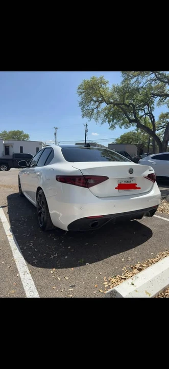 2017 Alfa Romeo Giulia - Image 7 of 10
