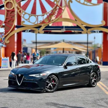 2017 Alfa Romeo Giulia Ti Sport Sedan 4D