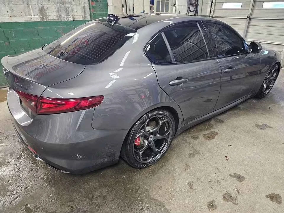 2017 Alfa Romeo Giulia - Image 6 of 10