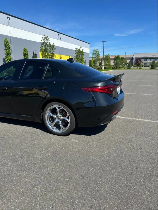 2017 Alfa Romeo Giulia - Image 3 of 14