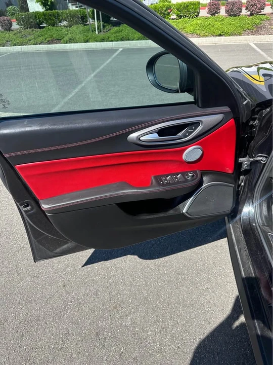 2017 Alfa Romeo Giulia - Image 11 of 14