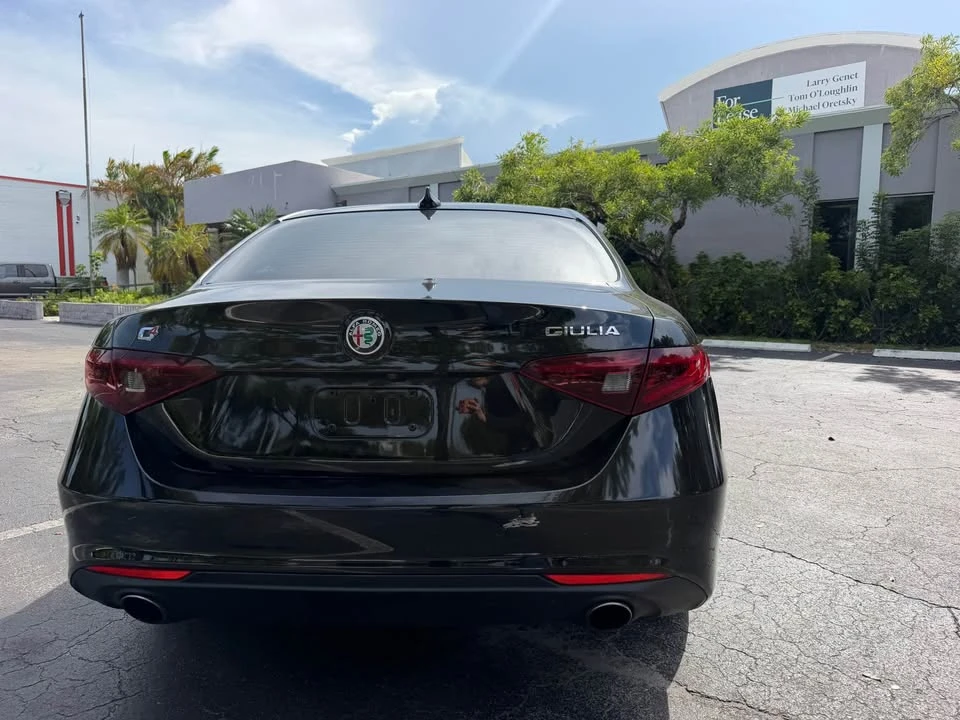 2017 Alfa Romeo Giulia - Image 12 of 15
