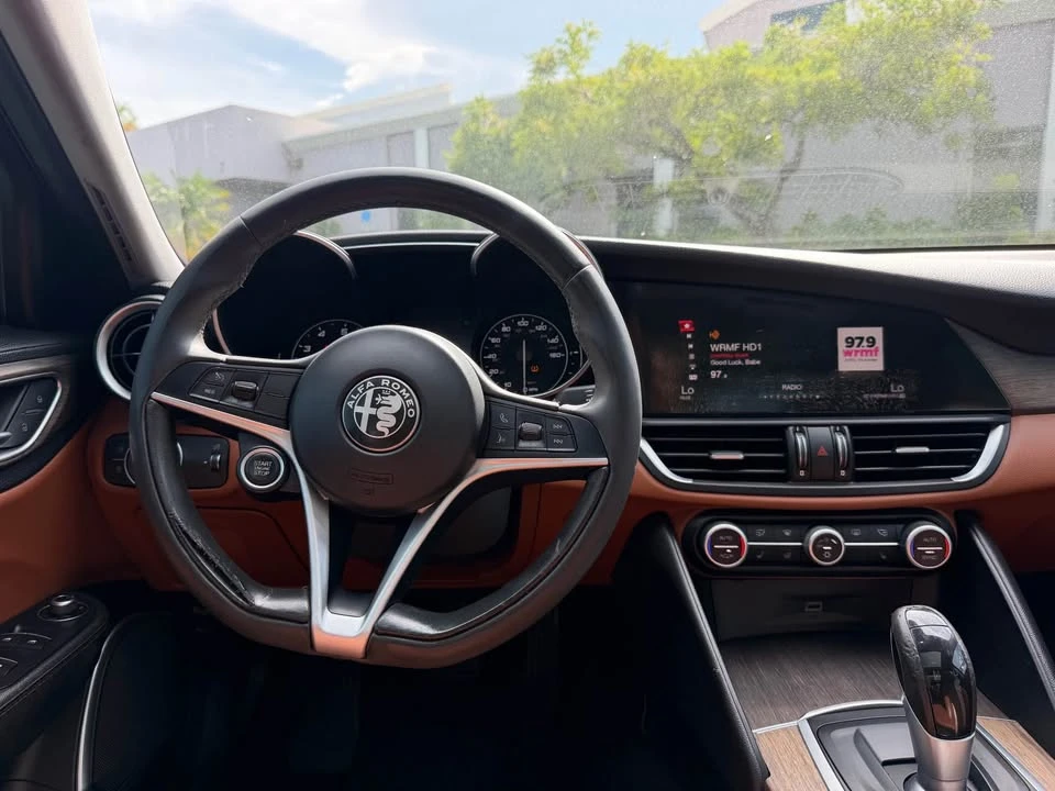 2017 Alfa Romeo Giulia - Image 10 of 15