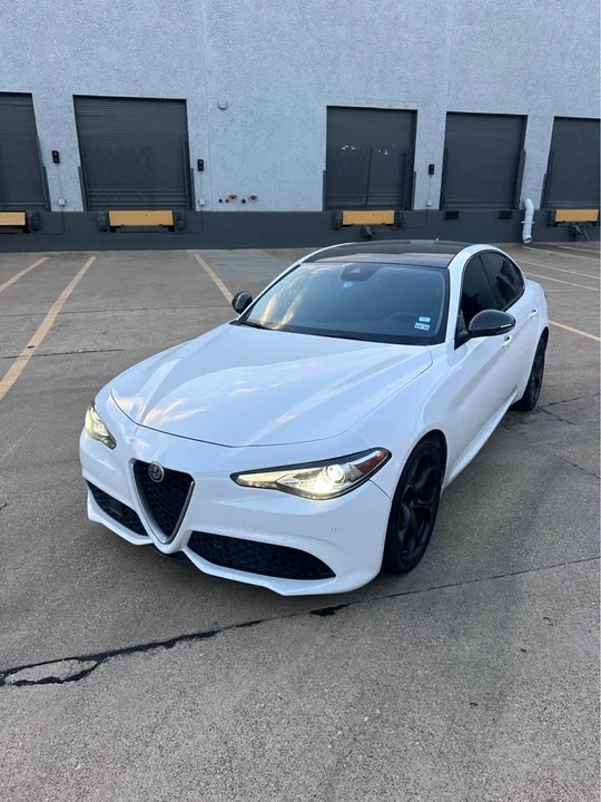 2017 Alfa Romeo Giulia - Image 2 of 12