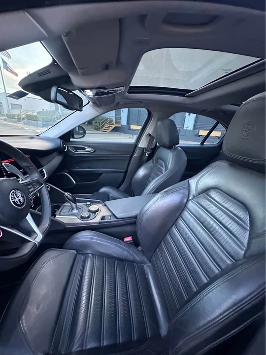 2017 Alfa Romeo Giulia - Image 10 of 12