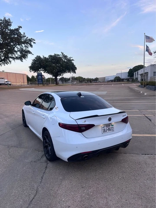 2017 Alfa Romeo Giulia - Image 6 of 12