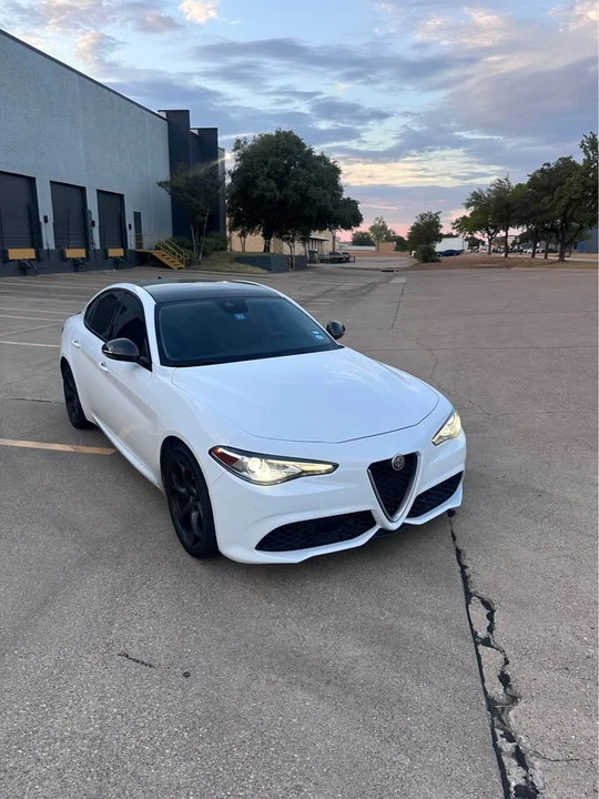 2017 Alfa Romeo Giulia - Image 4 of 12