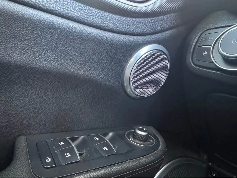 2017 Alfa Romeo Giulia - Image 14 of 20