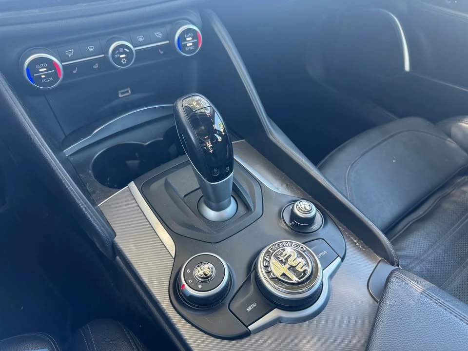 2017 Alfa Romeo Giulia - Image 10 of 20