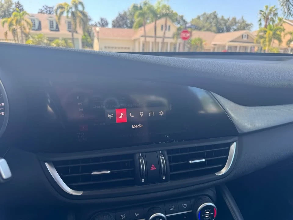 2017 Alfa Romeo Giulia - Image 11 of 20