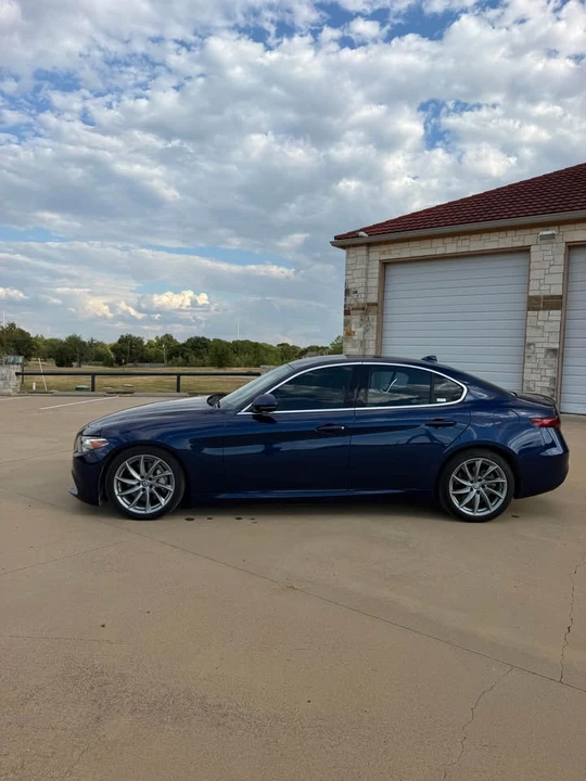2017 Alfa Romeo Giulia - Image 7 of 15