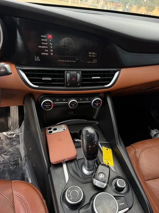 2017 Alfa Romeo Giulia - Image 11 of 15